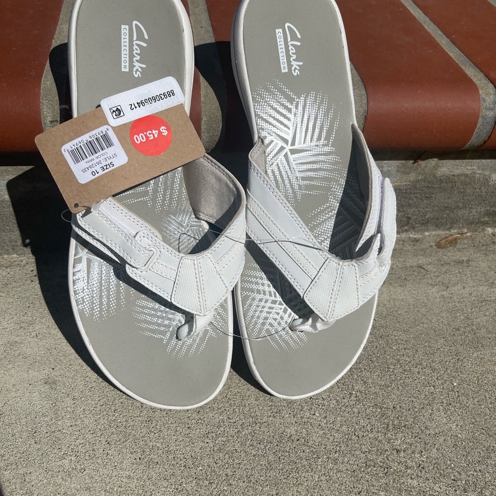 Clarks White and Gray Flip-Flops